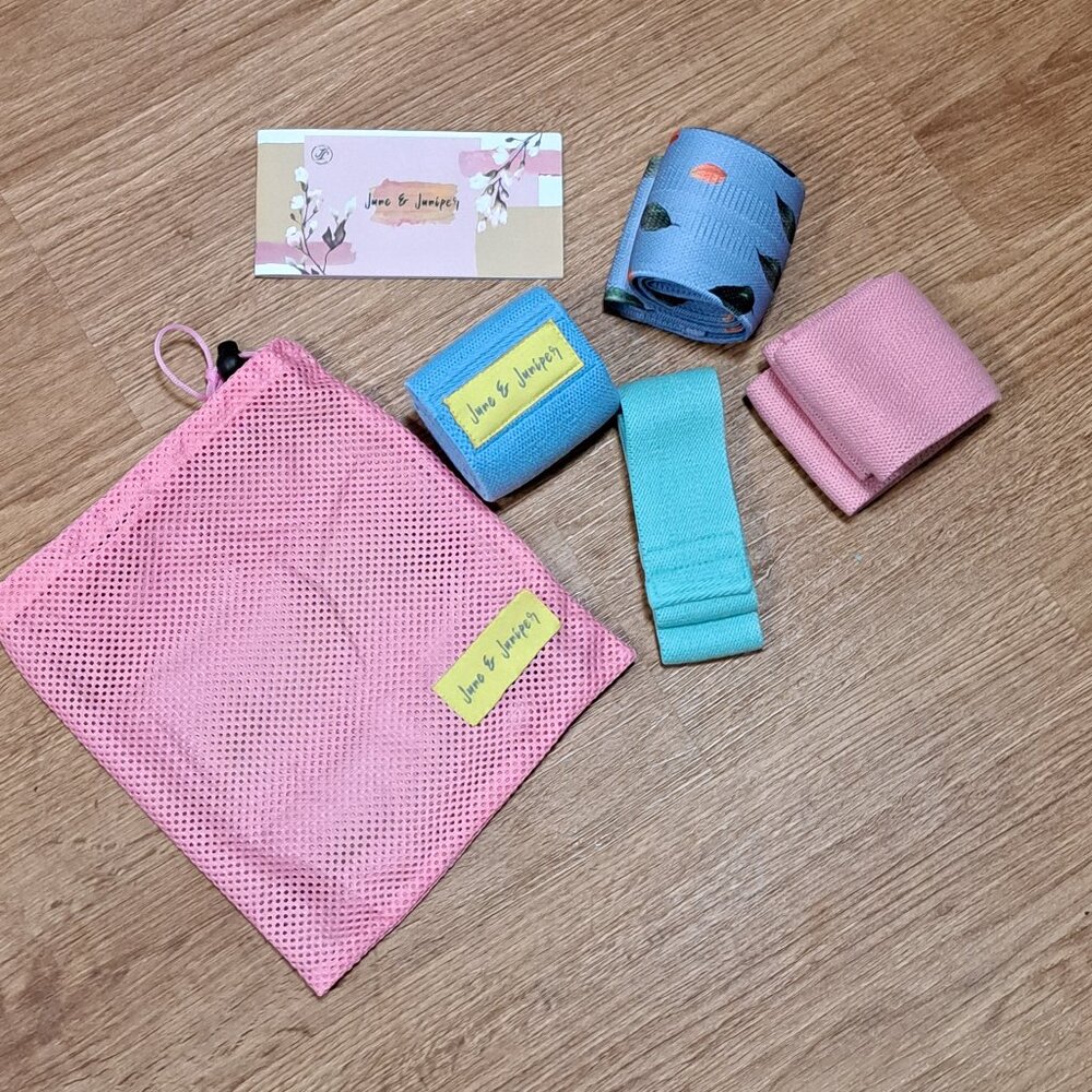 June & Juniper Set of Four Resistance Arm Bands with Mesh Drawstring Bag